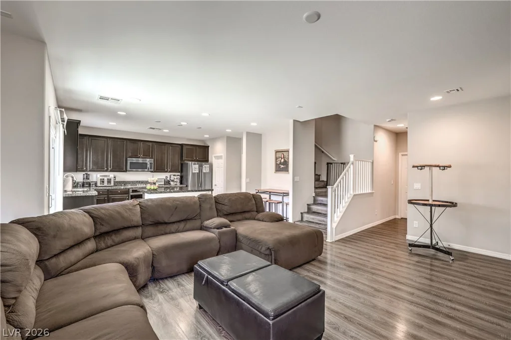 8025 Ancient Oaks, Las Vegas, NV 89113