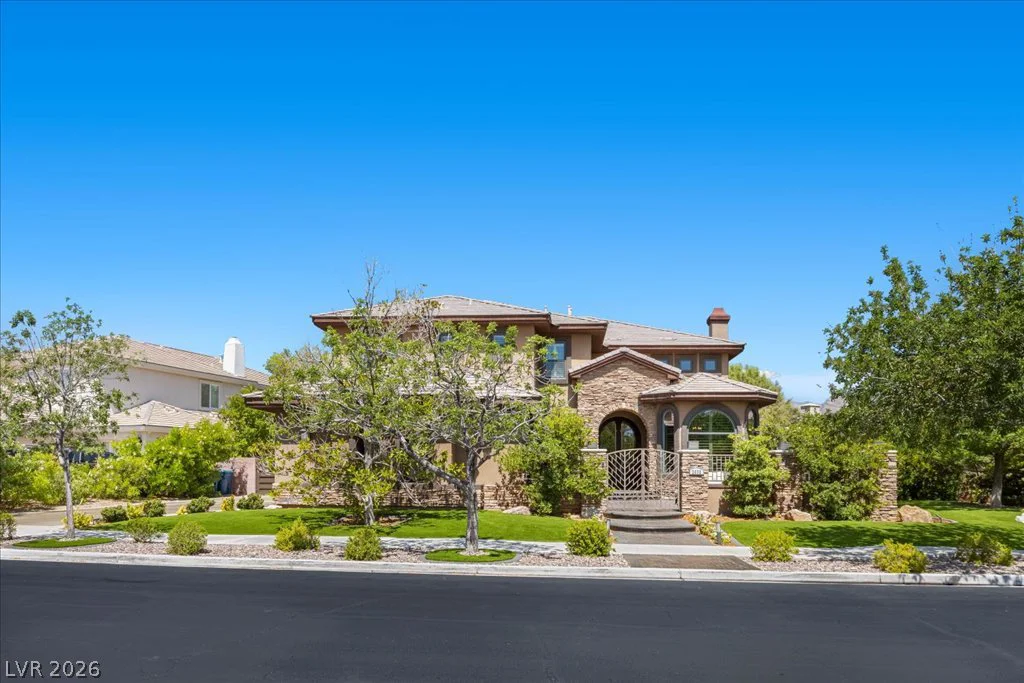 2985 American River, Las Vegas, NV 89135