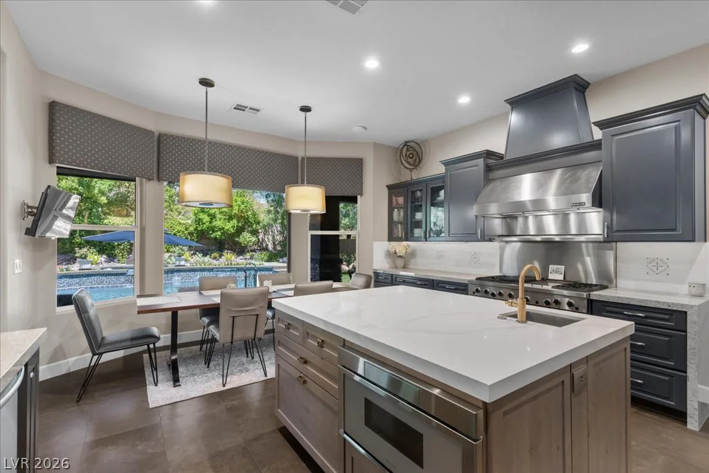 2985 American River, Las Vegas, NV 89135
