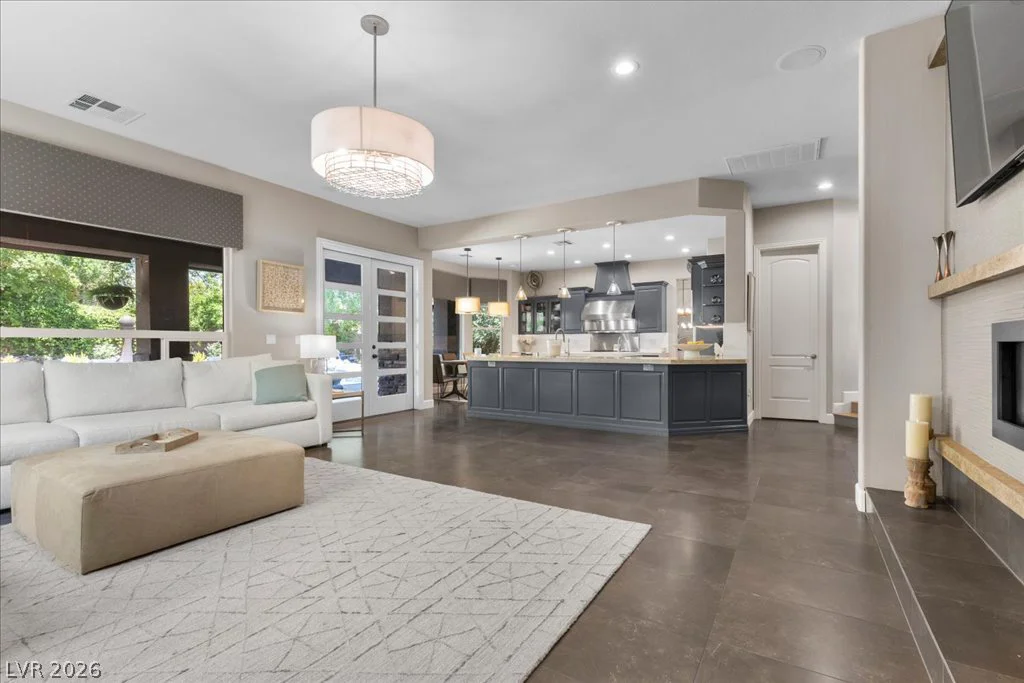 2985 American River, Las Vegas, NV 89135