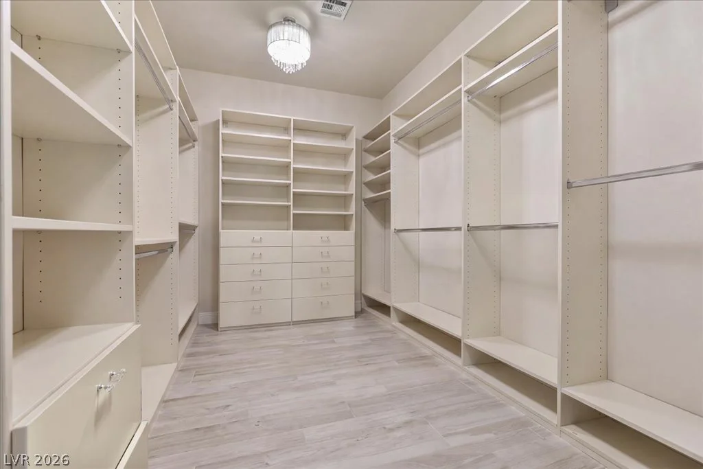 2985 American River, Las Vegas, NV 89135