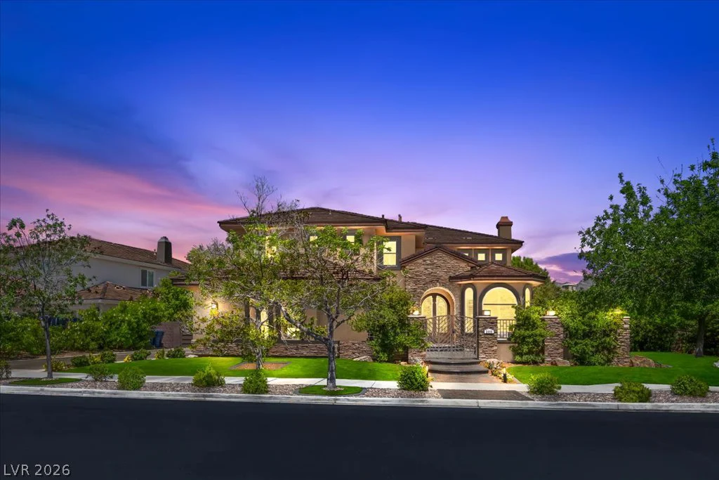 2985 American River, Las Vegas, NV 89135