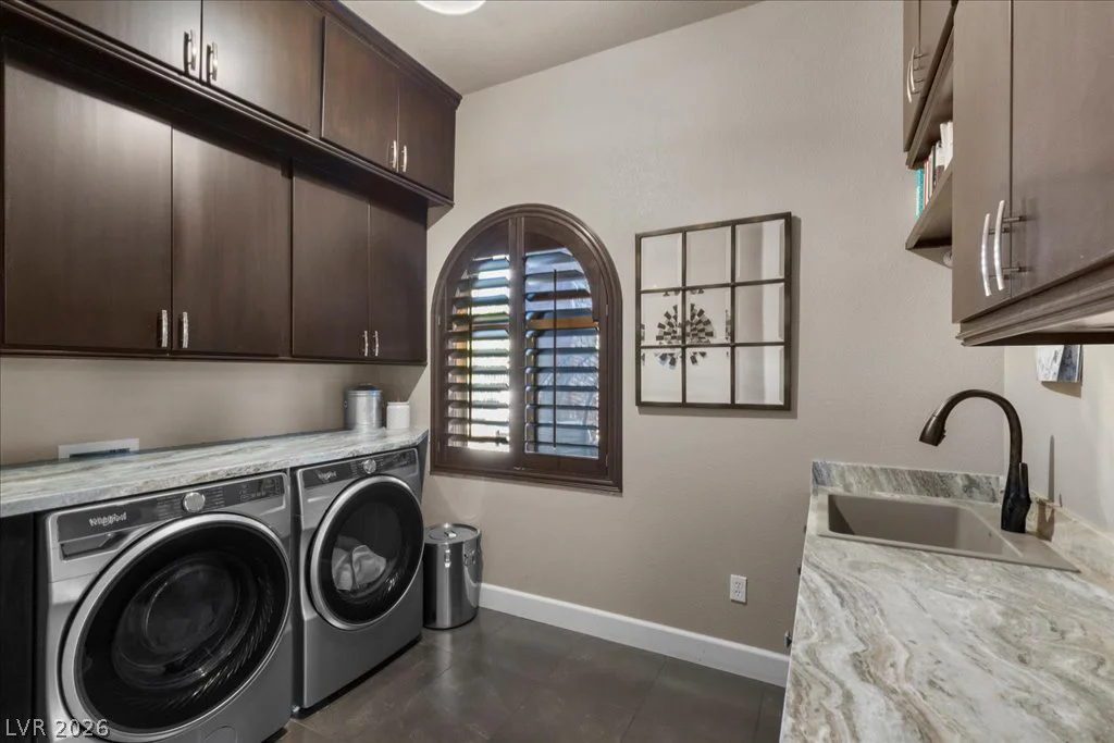 2985 American River, Las Vegas, NV 89135