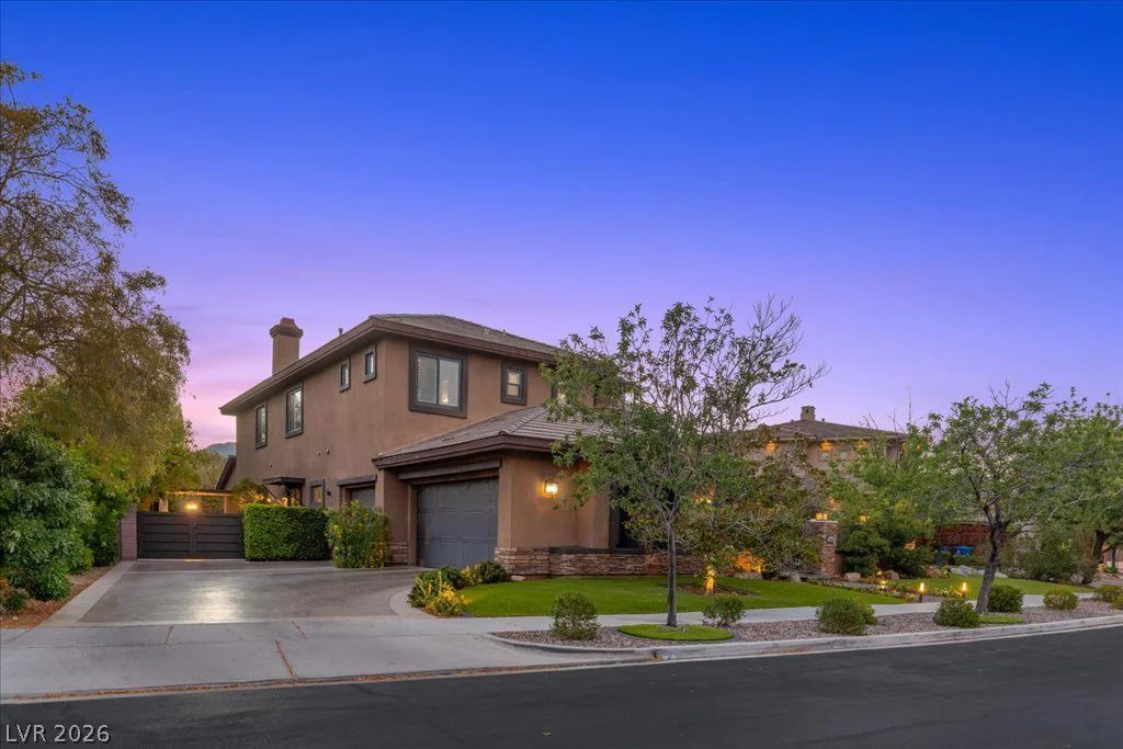 2985 American River, Las Vegas, NV 89135