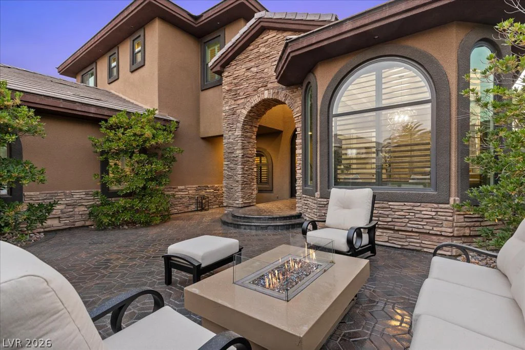 2985 American River, Las Vegas, NV 89135