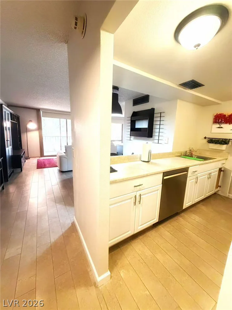 205 Harmon, Las Vegas, NV 89169