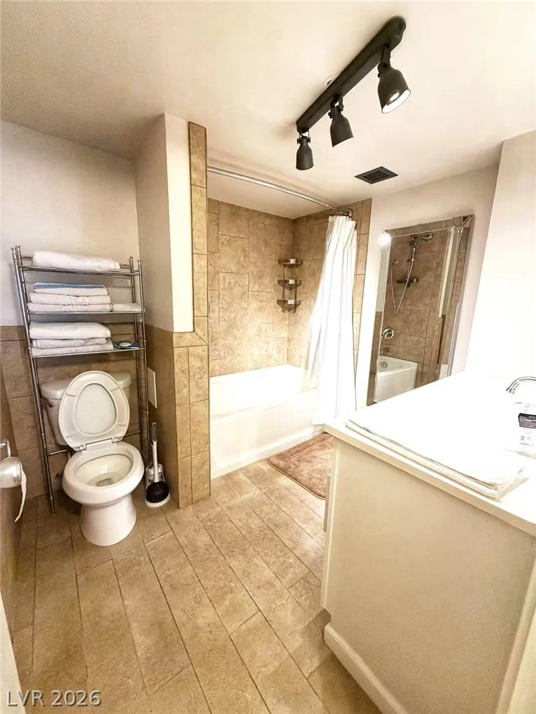 205 Harmon, Las Vegas, NV 89169
