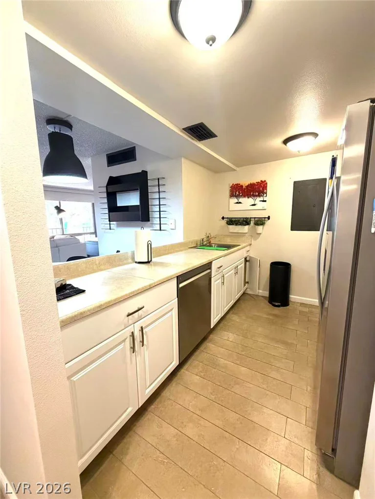 205 Harmon, Las Vegas, NV 89169
