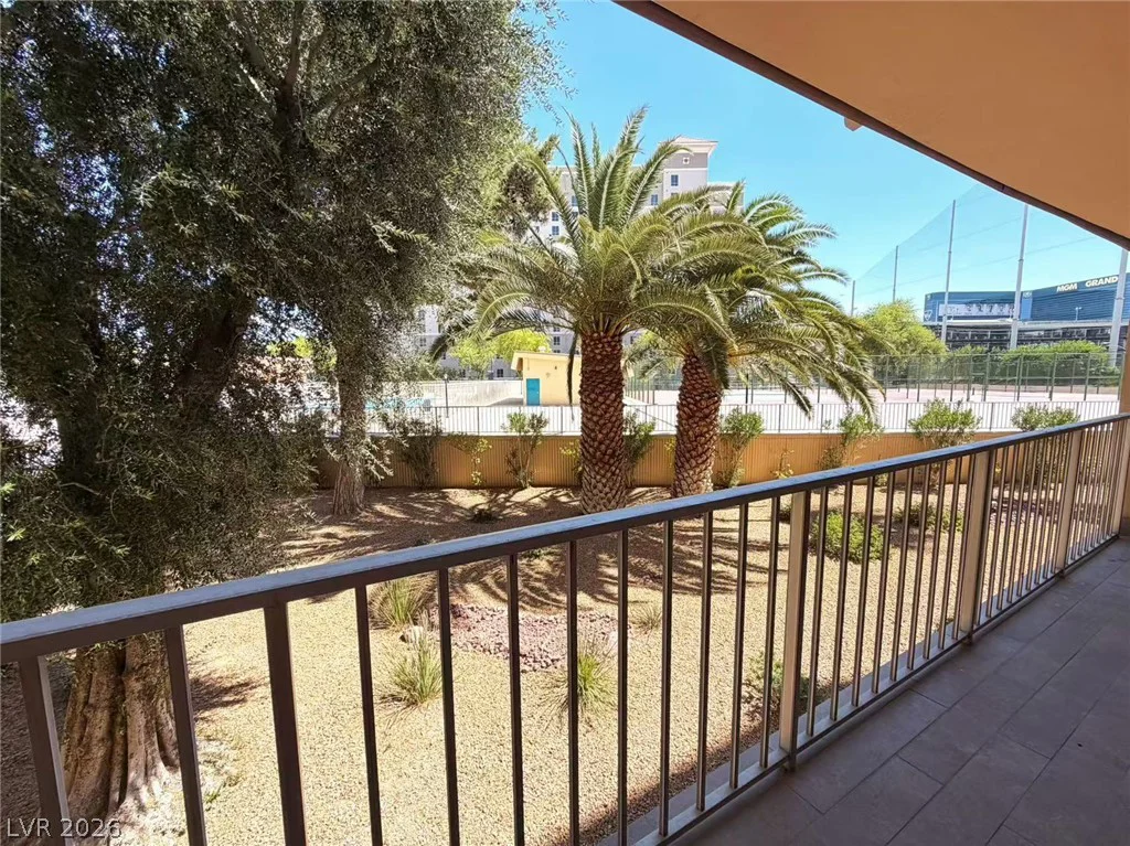 205 Harmon, Las Vegas, NV 89169