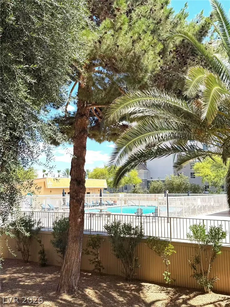 205 Harmon, Las Vegas, NV 89169