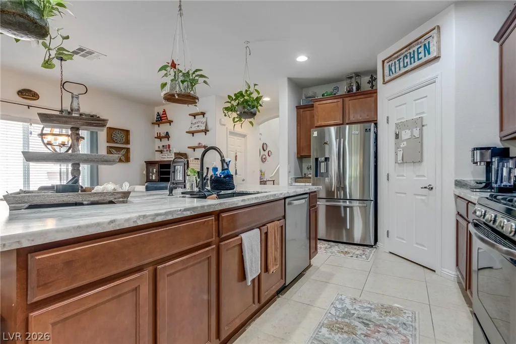 6125 River Belle, North Las Vegas, NV 89031