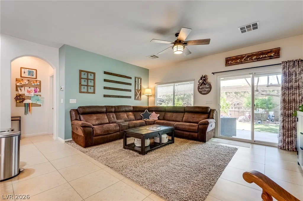 6125 River Belle, North Las Vegas, NV 89031