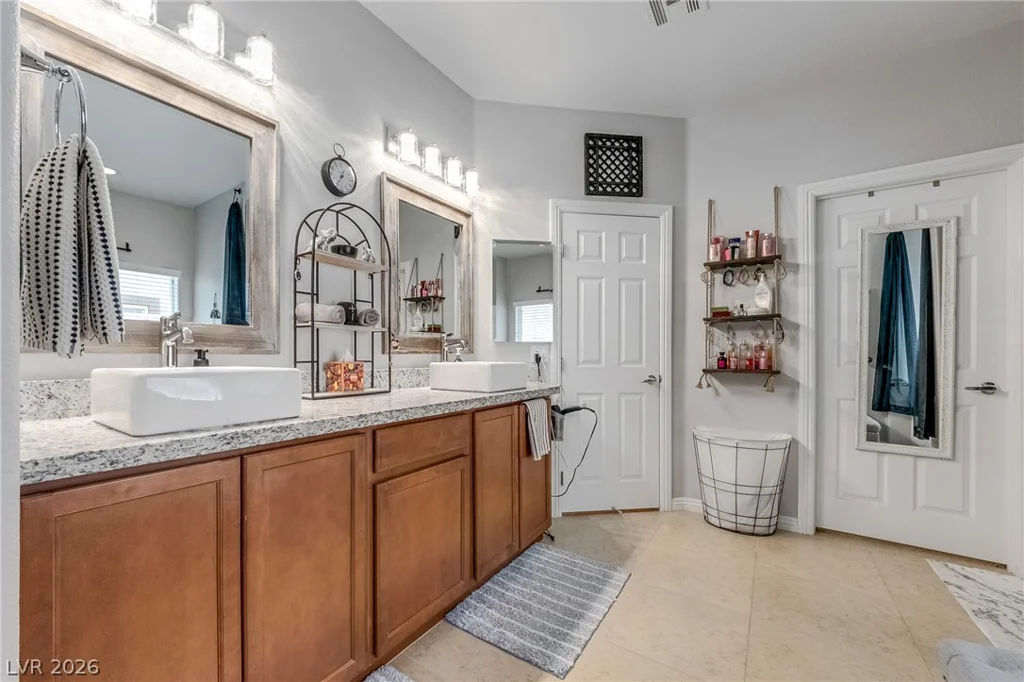 6125 River Belle, North Las Vegas, NV 89031