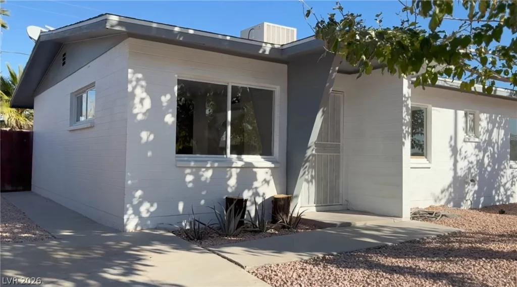 5224 Glen Eagles, Las Vegas, NV 89108