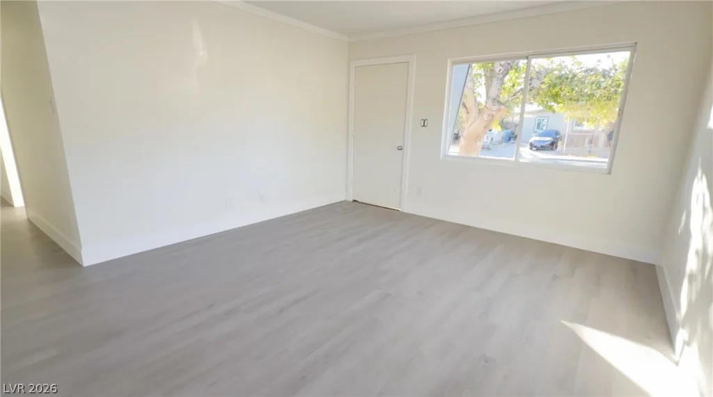 5224 Glen Eagles, Las Vegas, NV 89108