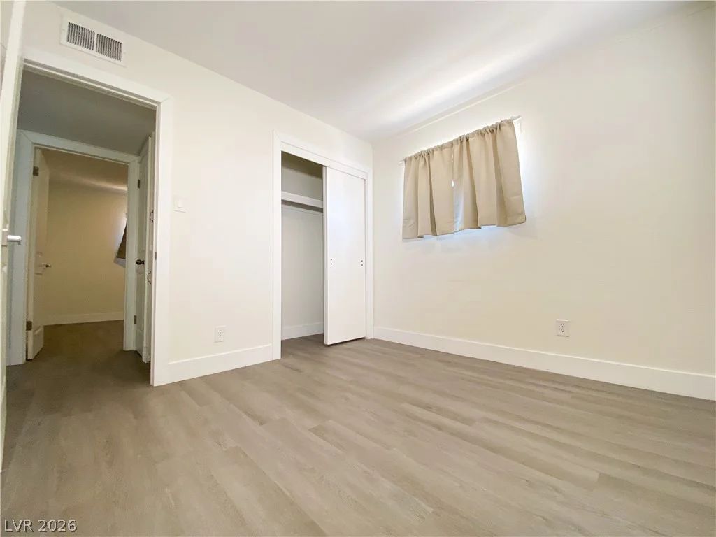 5224 Glen Eagles, Las Vegas, NV 89108