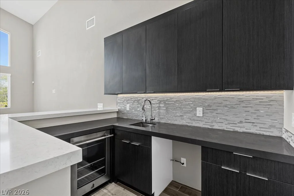 6184 Willow Rock, Las Vegas, NV 89135