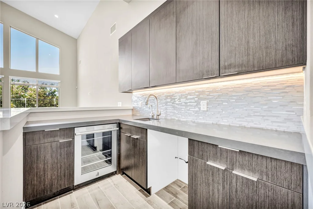 6184 Willow Rock, Las Vegas, NV 89135