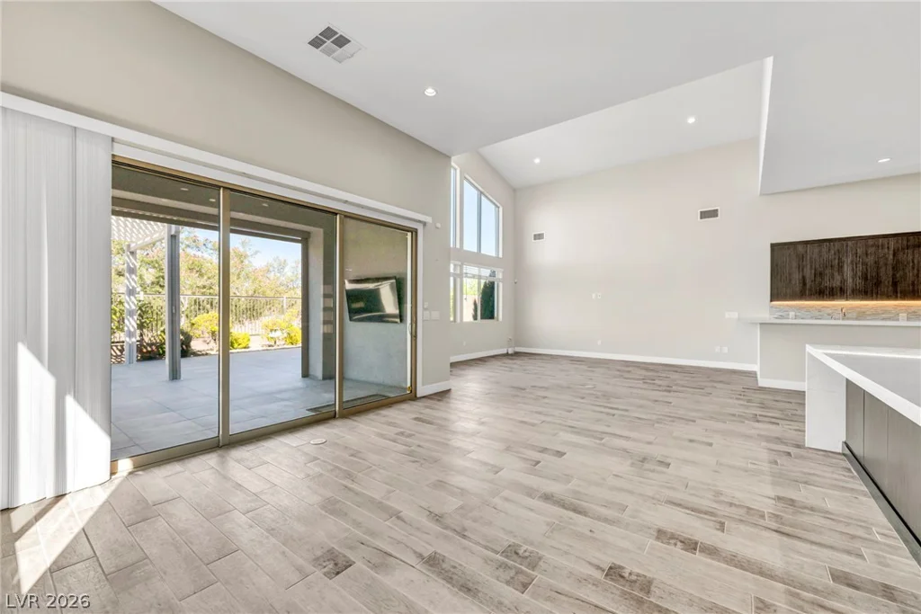 6184 Willow Rock, Las Vegas, NV 89135
