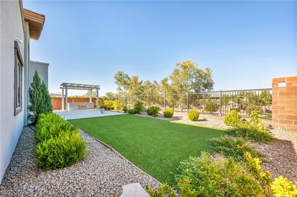6184 Willow Rock, Las Vegas, NV 89135