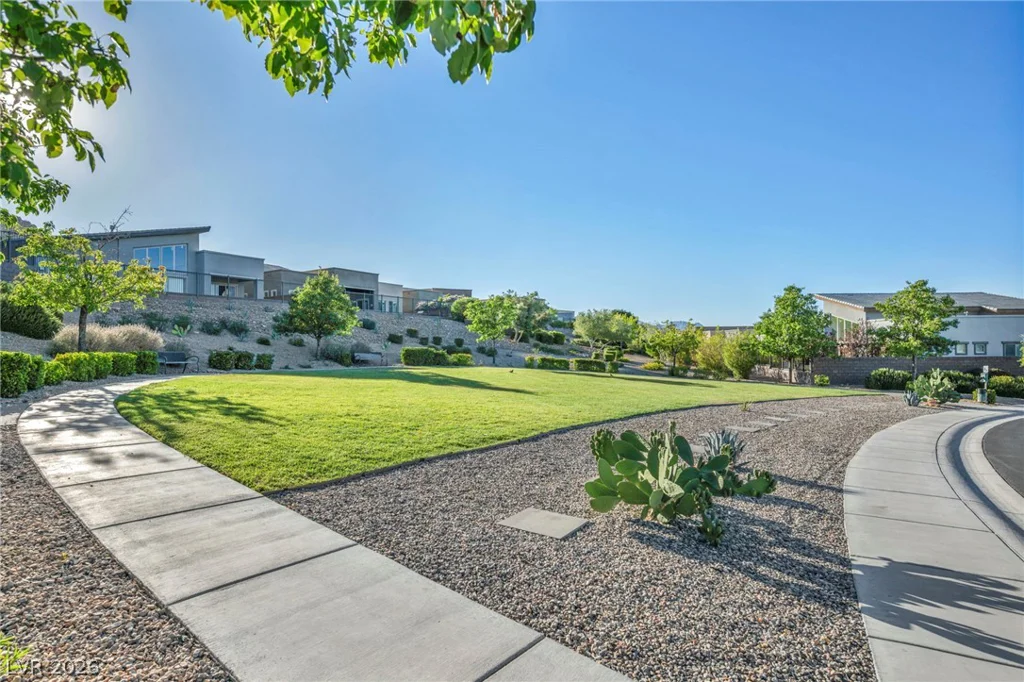 6184 Willow Rock, Las Vegas, NV 89135