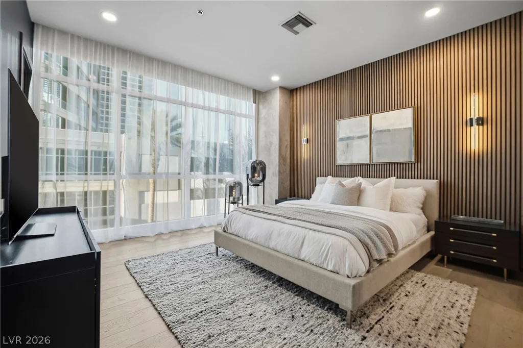 4575 Dean Martin, Las Vegas, NV 89103