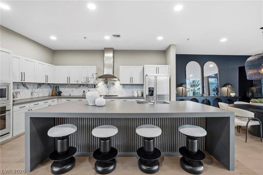 4575 Dean Martin, Las Vegas, NV 89103
