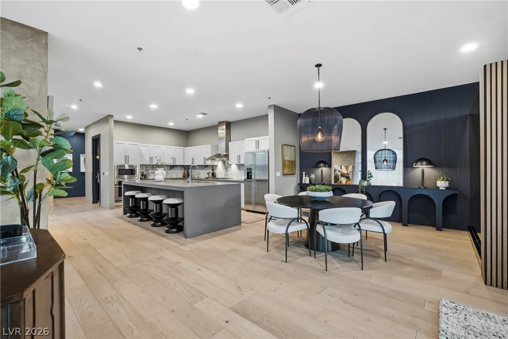 4575 Dean Martin, Las Vegas, NV 89103
