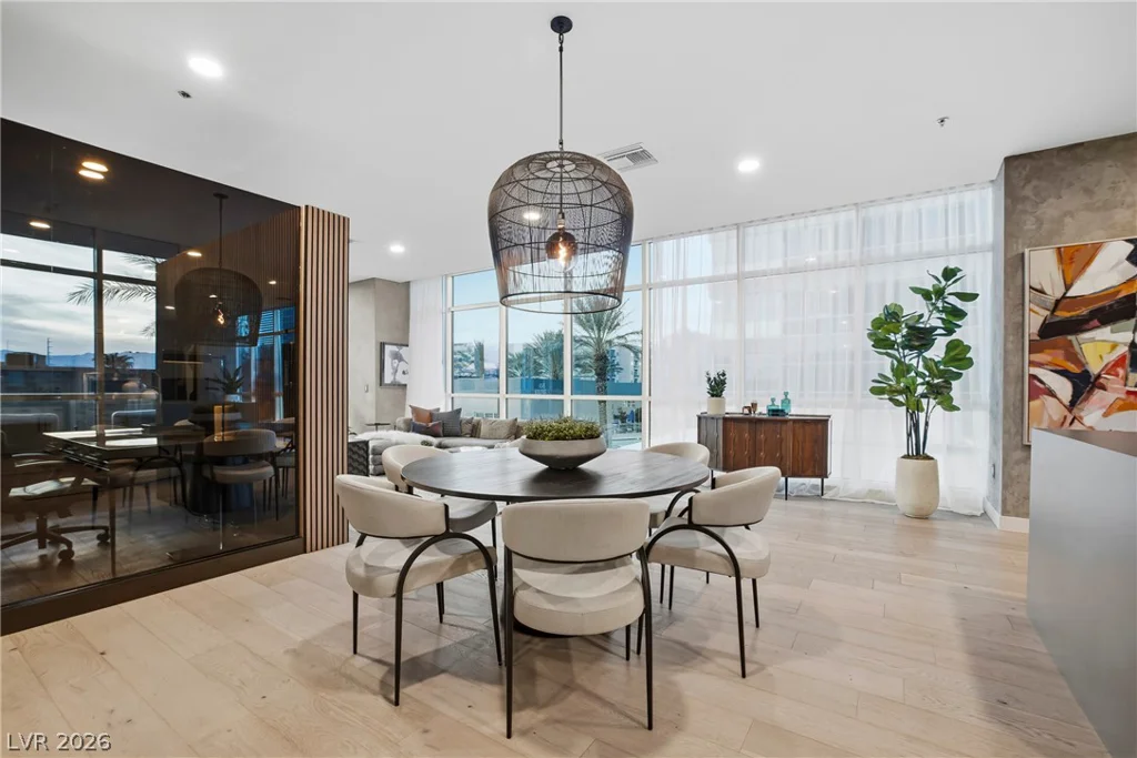 4575 Dean Martin, Las Vegas, NV 89103