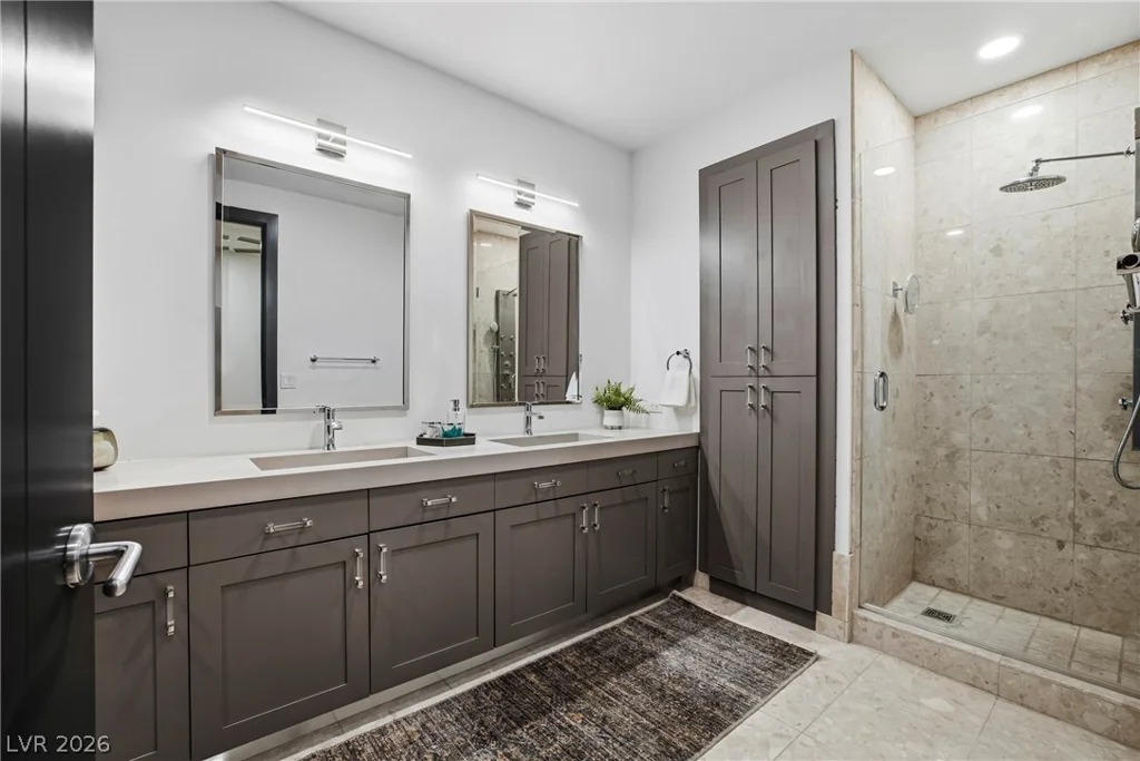 4575 Dean Martin, Las Vegas, NV 89103