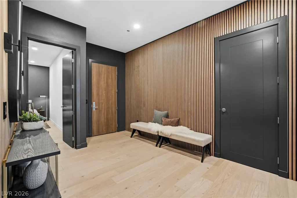 4575 Dean Martin, Las Vegas, NV 89103