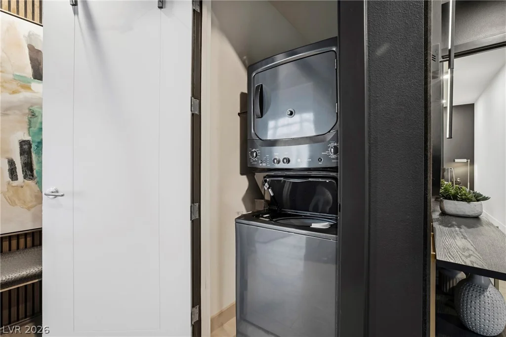 4575 Dean Martin, Las Vegas, NV 89103