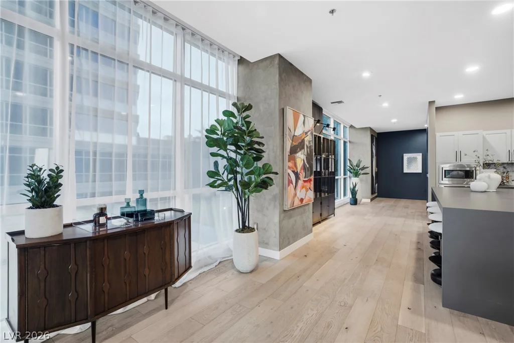 4575 Dean Martin, Las Vegas, NV 89103