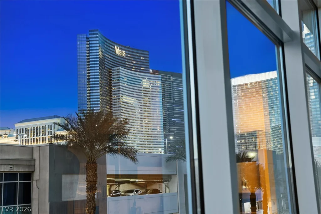4575 Dean Martin, Las Vegas, NV 89103