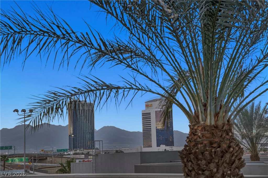 4575 Dean Martin, Las Vegas, NV 89103