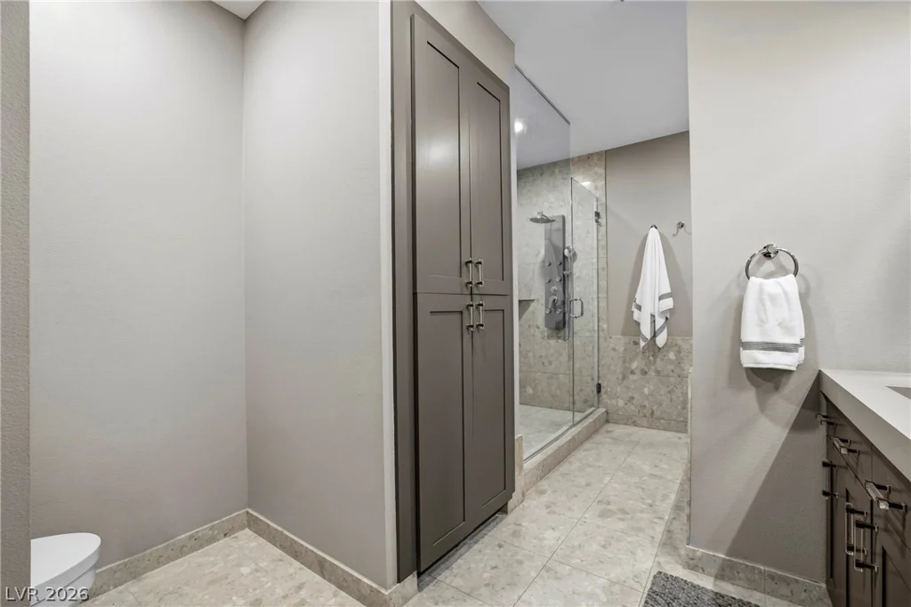 4575 Dean Martin, Las Vegas, NV 89103