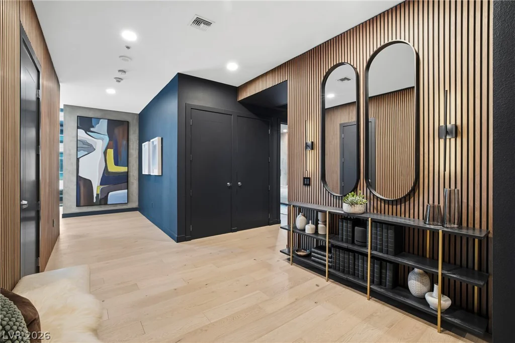 4575 Dean Martin, Las Vegas, NV 89103