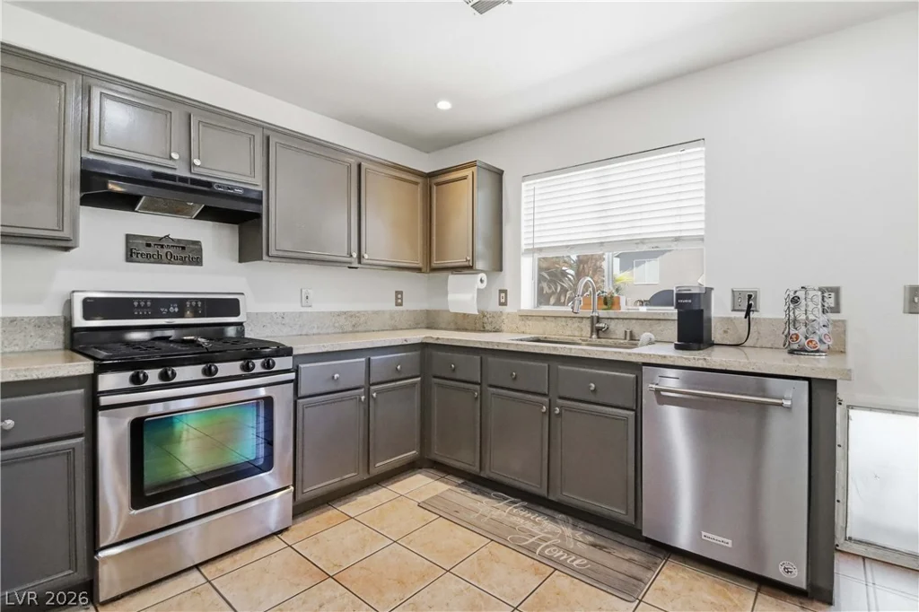 330 Laguna Glen, Henderson, NV 89014