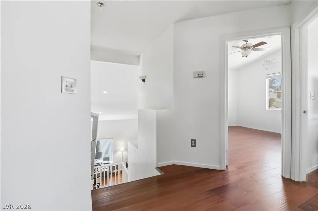 330 Laguna Glen, Henderson, NV 89014
