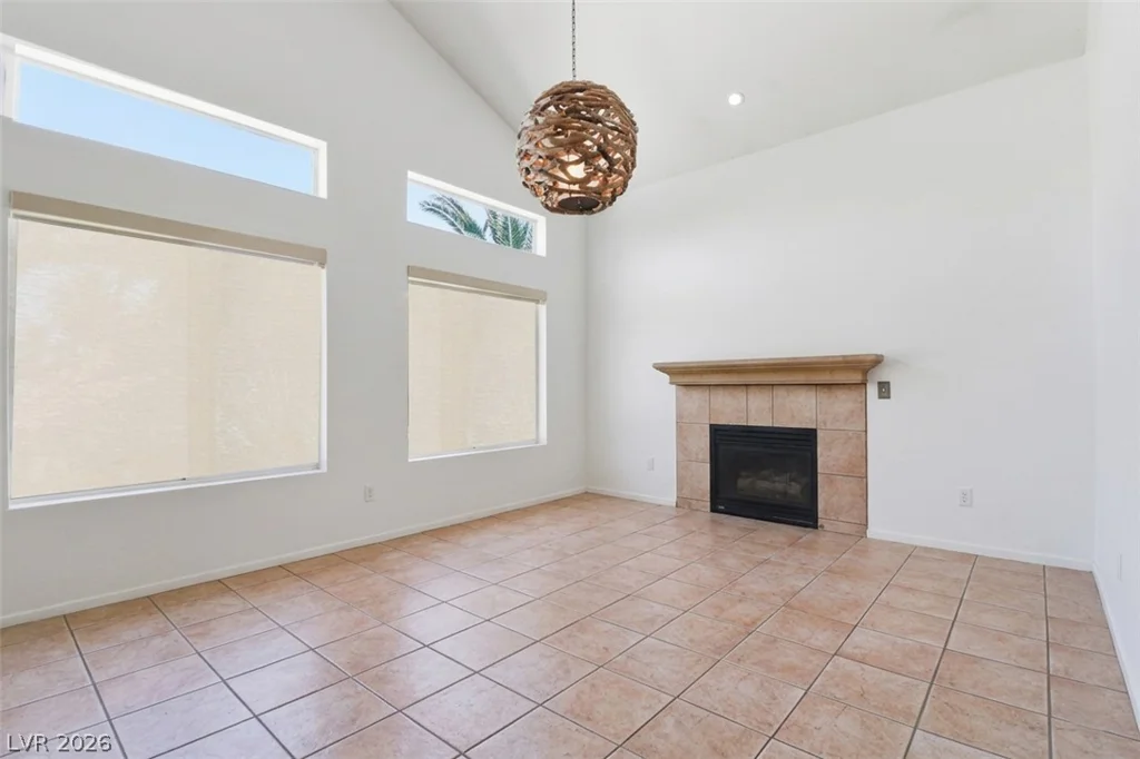 330 Laguna Glen, Henderson, NV 89014