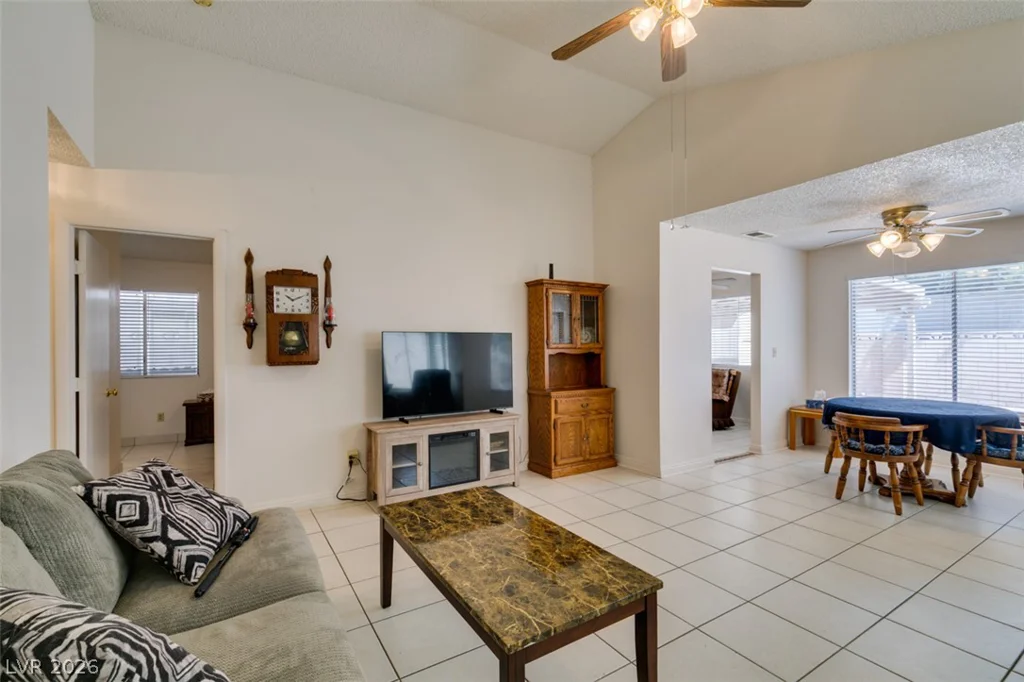 5636 Fairlight, Las Vegas, NV 89142