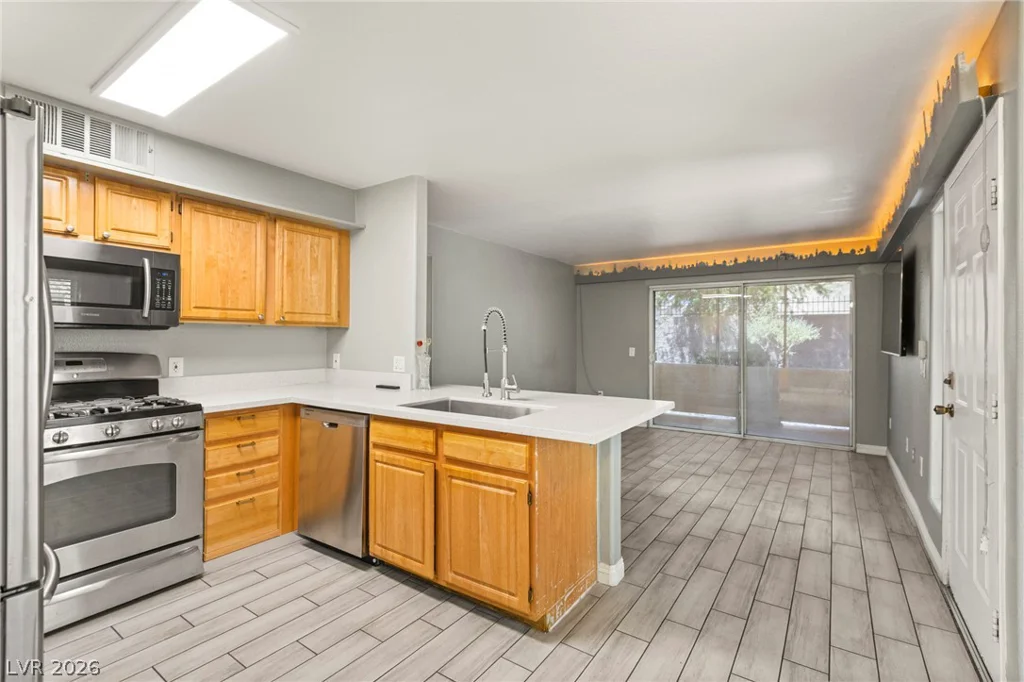 5710 Tropicana, Las Vegas, NV 89122