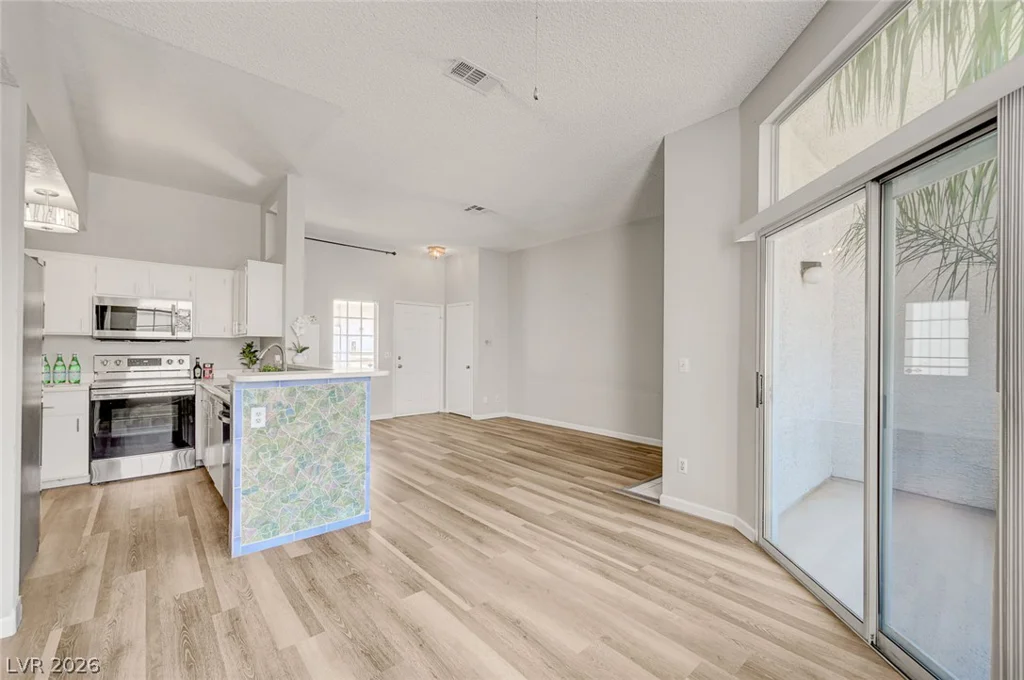 3150 Soft Breezes, Las Vegas, NV 89128
