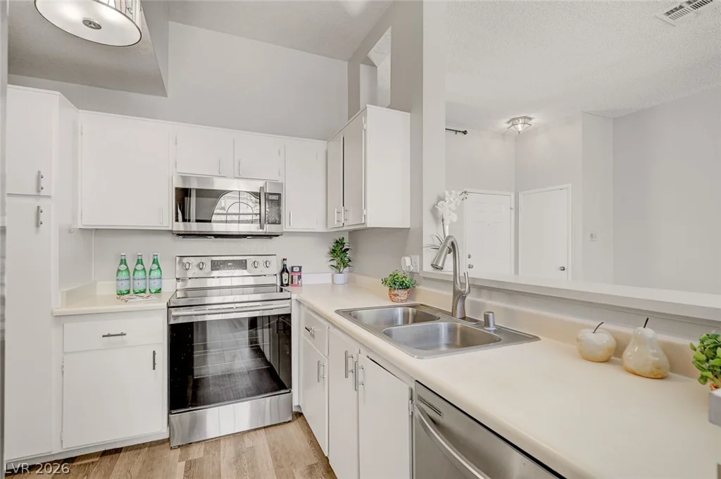 3150 Soft Breezes, Las Vegas, NV 89128