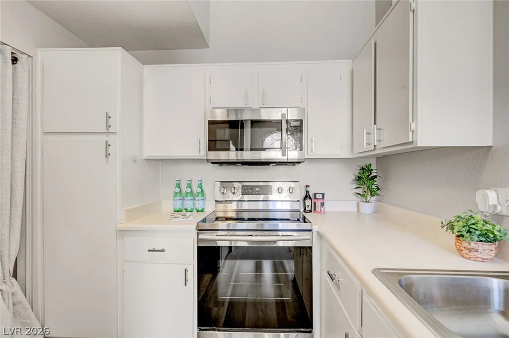 3150 Soft Breezes, Las Vegas, NV 89128