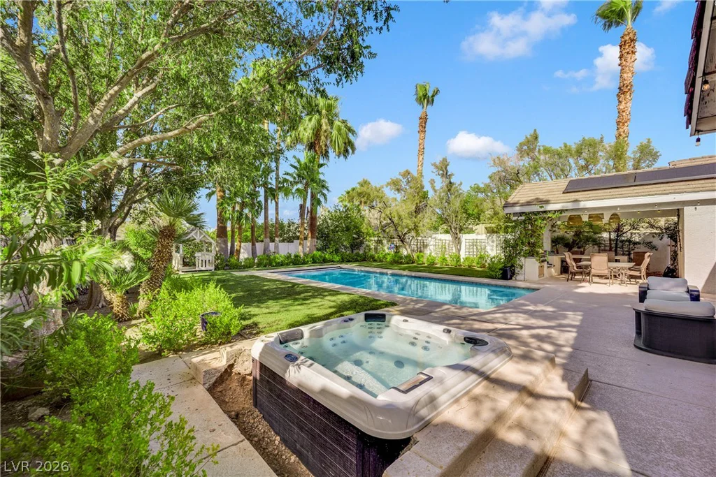 2516 Serenity Hollow, Henderson, NV 89052