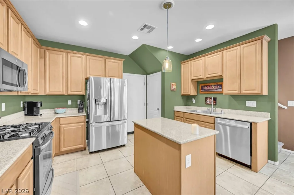 9348 Euphoria Rose, Las Vegas, NV 89166