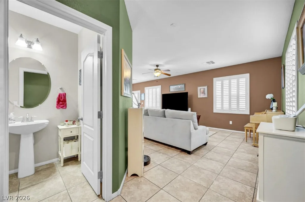 9348 Euphoria Rose, Las Vegas, NV 89166