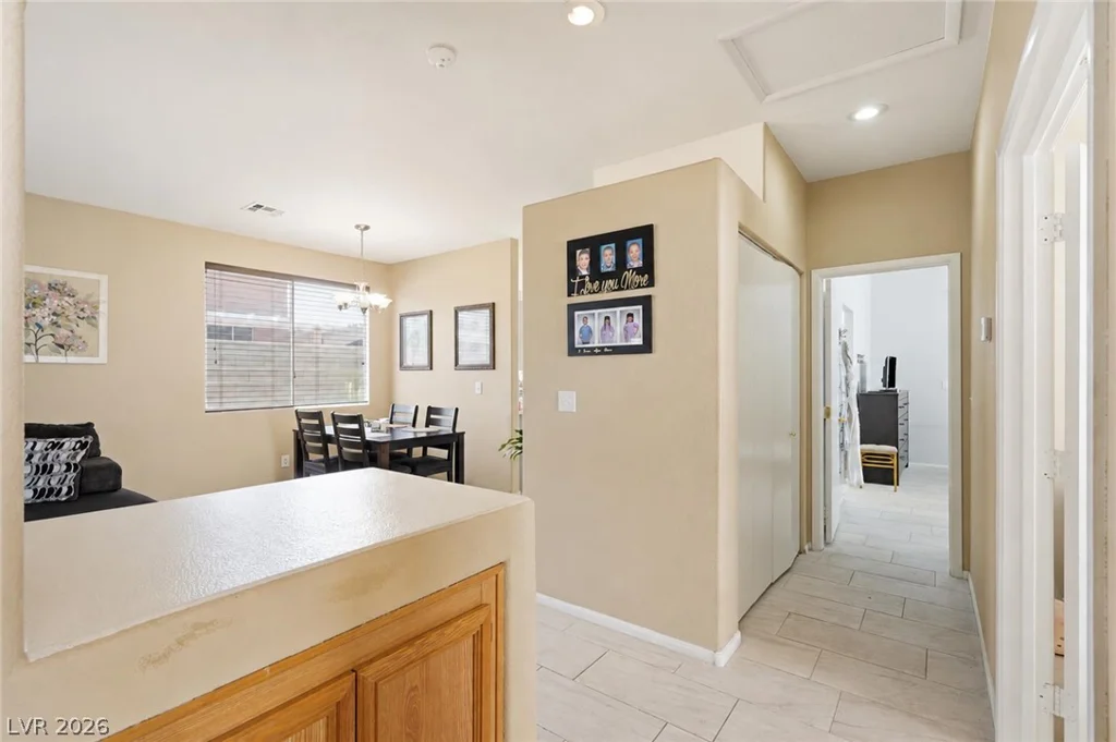 5904 Hickory Nut, Las Vegas, NV 89142