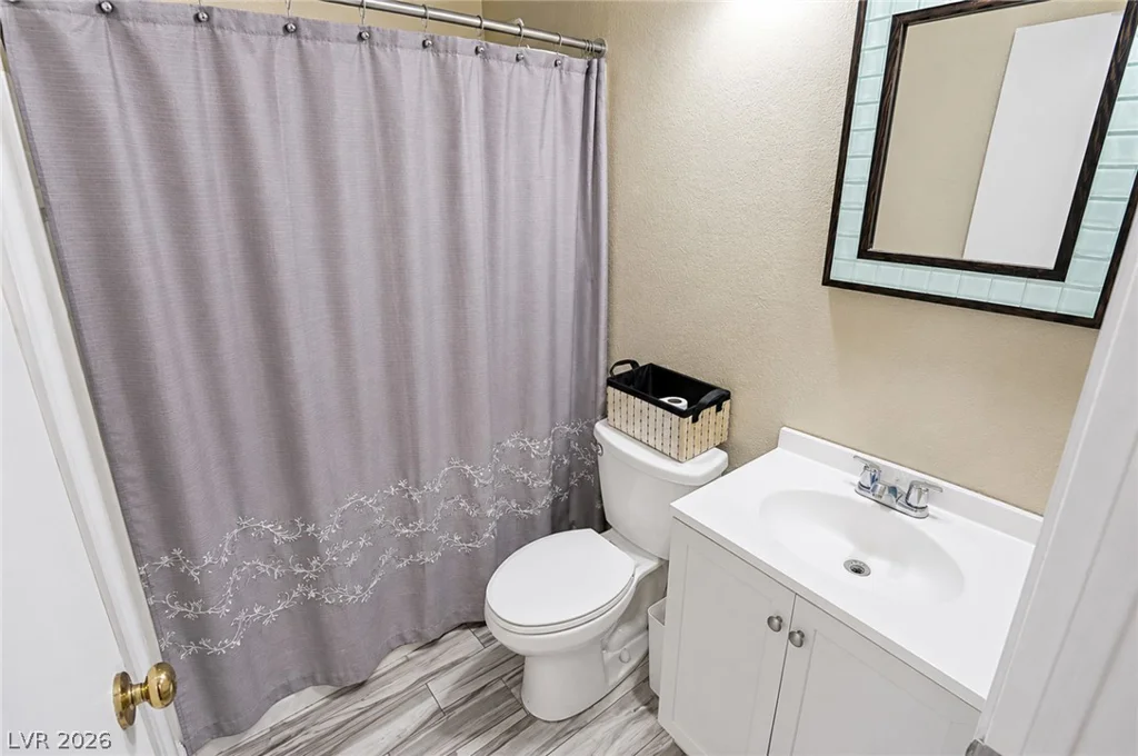 5904 Hickory Nut, Las Vegas, NV 89142